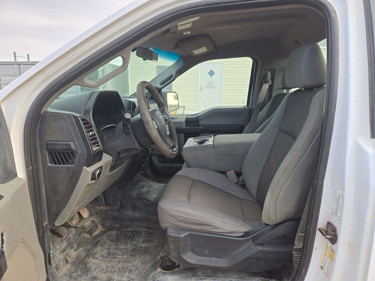 2017-ford-f150-xl-image-11