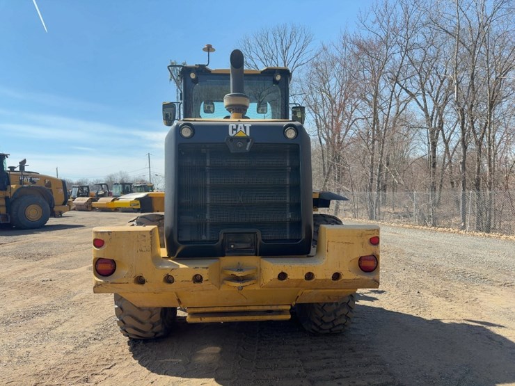 2016-caterpillar-938m-image-4