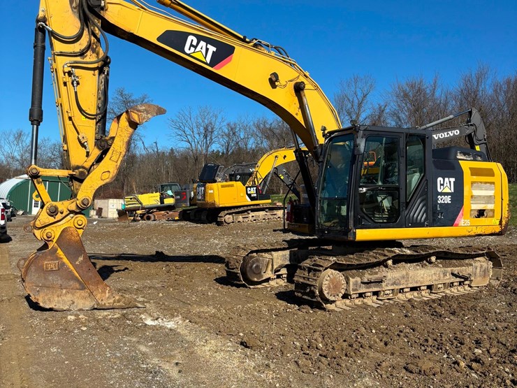 caterpillar-320el-image-1