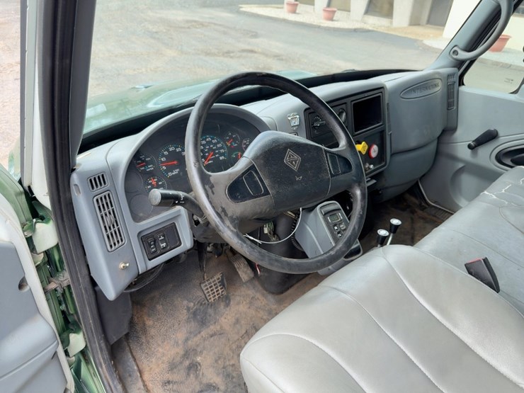 2007-international-durastar-4400-image-32
