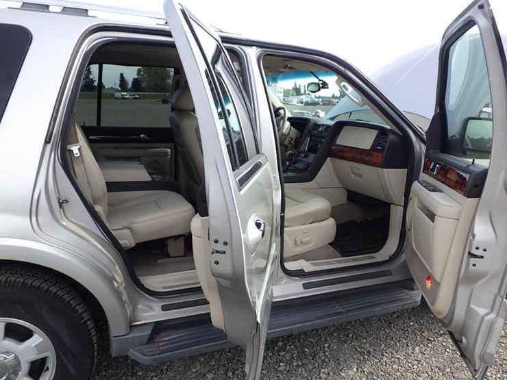 2003-lincoln-navigator-image-18