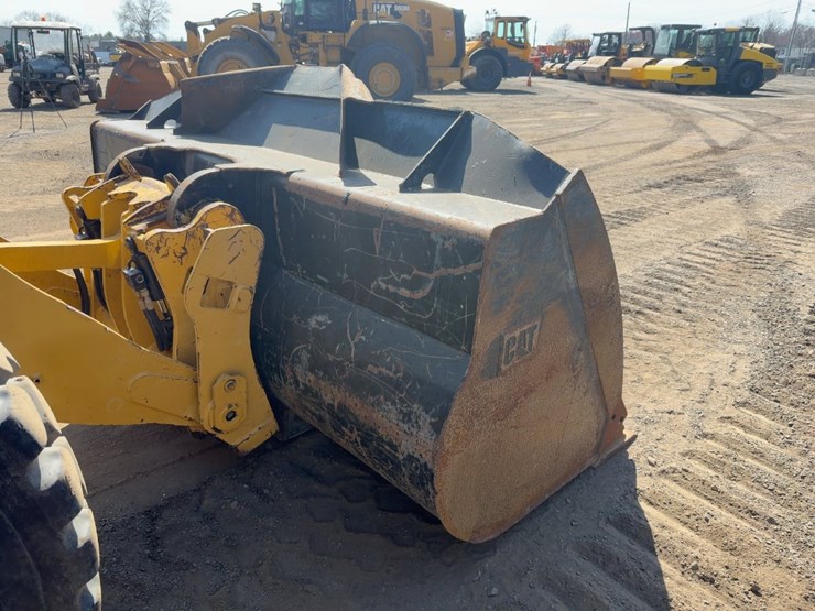 2016-caterpillar-938m-image-11