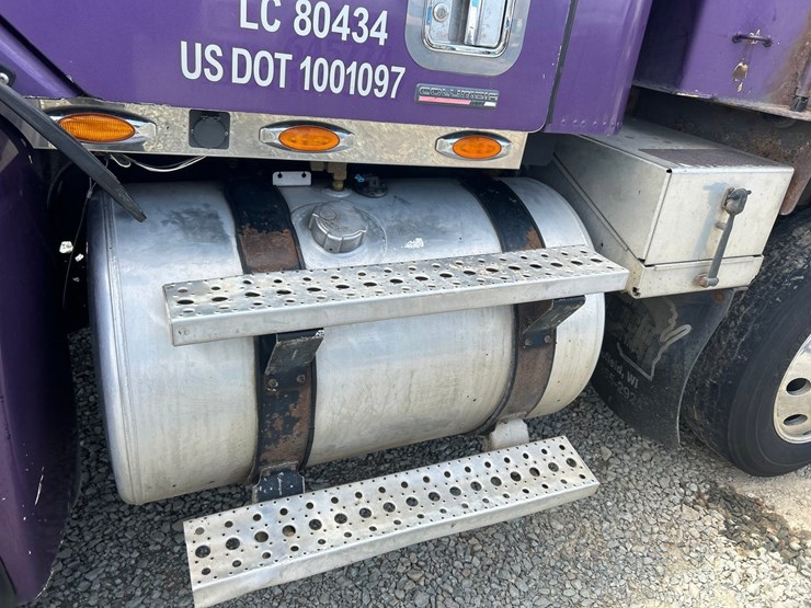 2010-massey-ferguson-8-image-36