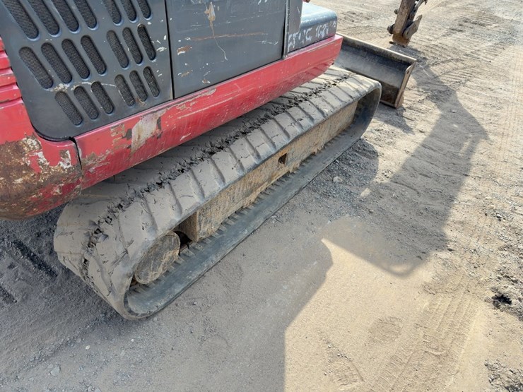 2007-takeuchi-tb135-image-19