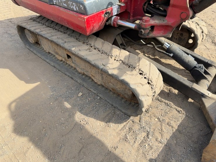 2007-takeuchi-tb135-image-17