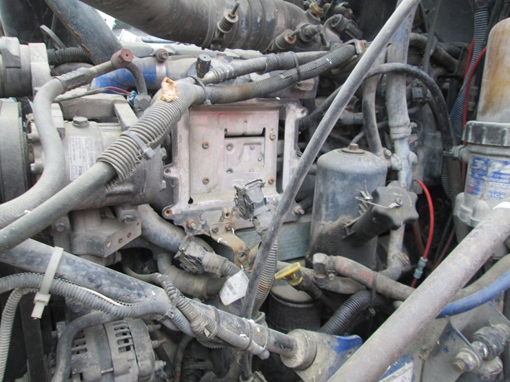 #46168-•-inop-2006-mack-613-vision-t/a-daycab-truck-tractor-1m1ak06yx6n010204-image-28