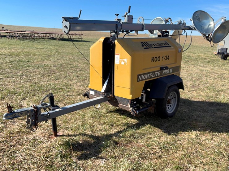 allmand-night-lite-pro-ii-light-plant-image-1