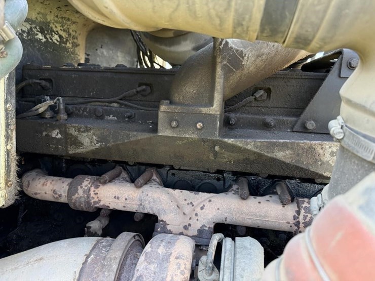 1996-peterbilt-385-image-25