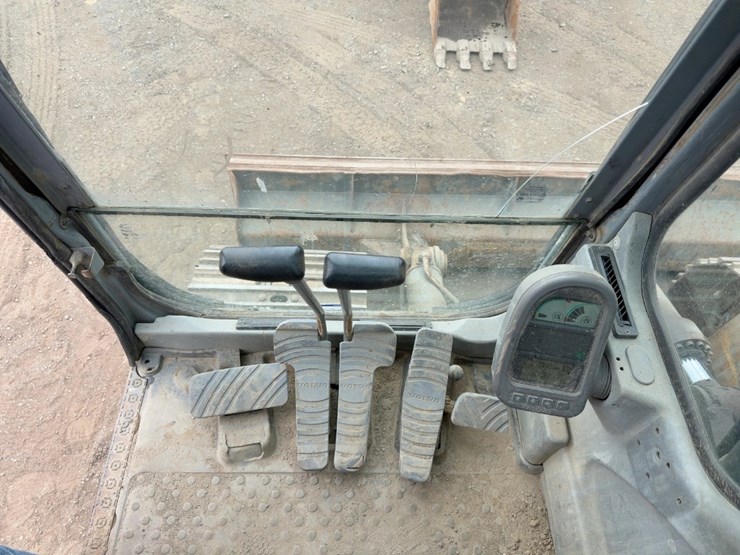 2006-volvo-ec140b-lc-image-41