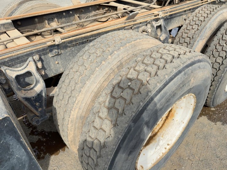 1994-international-8200-image-16