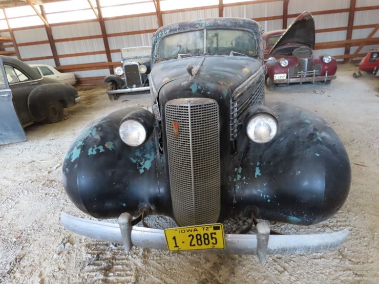 1937-cadillac-4dr-sedan-image-5