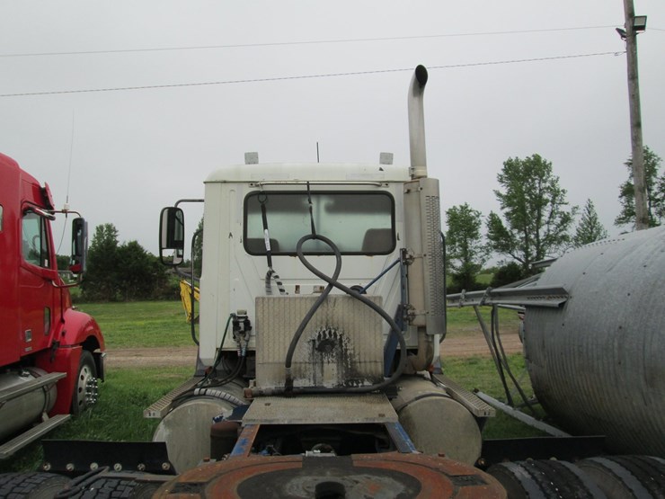 #46168-•-inop-2006-mack-613-vision-t/a-daycab-truck-tractor-1m1ak06yx6n010204-image-13
