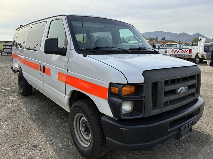 2008-ford-e350-image-2