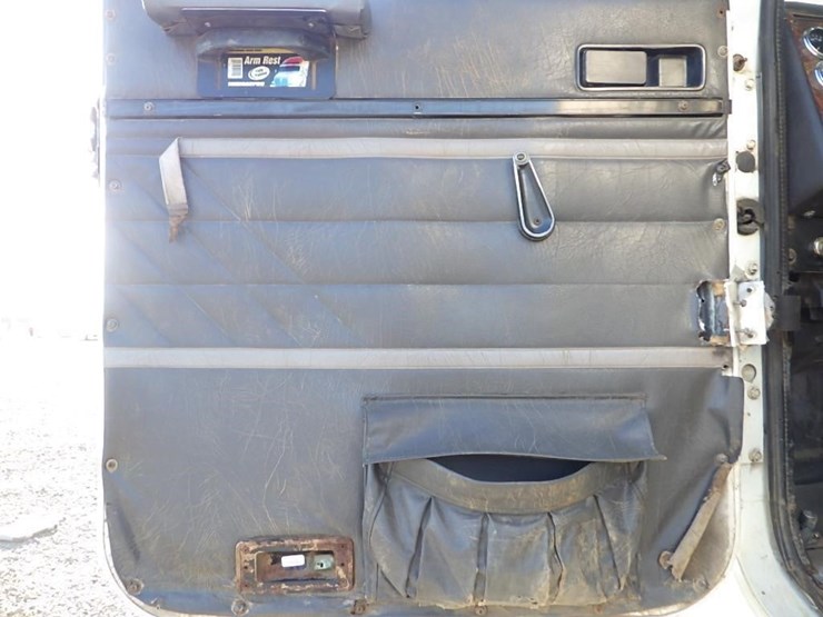 1999-international-9300-image-39