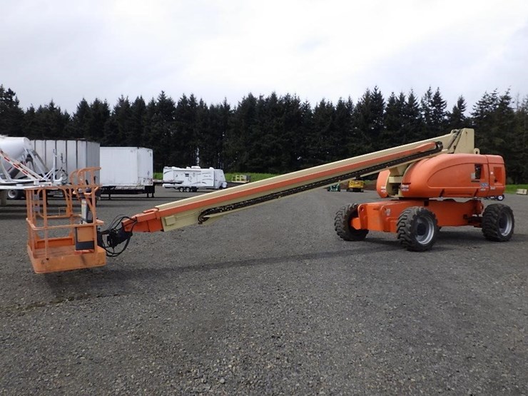 2008-jlg-800s-image-1