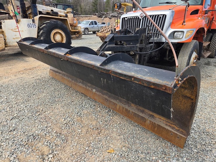 2002-international-7300-image-10