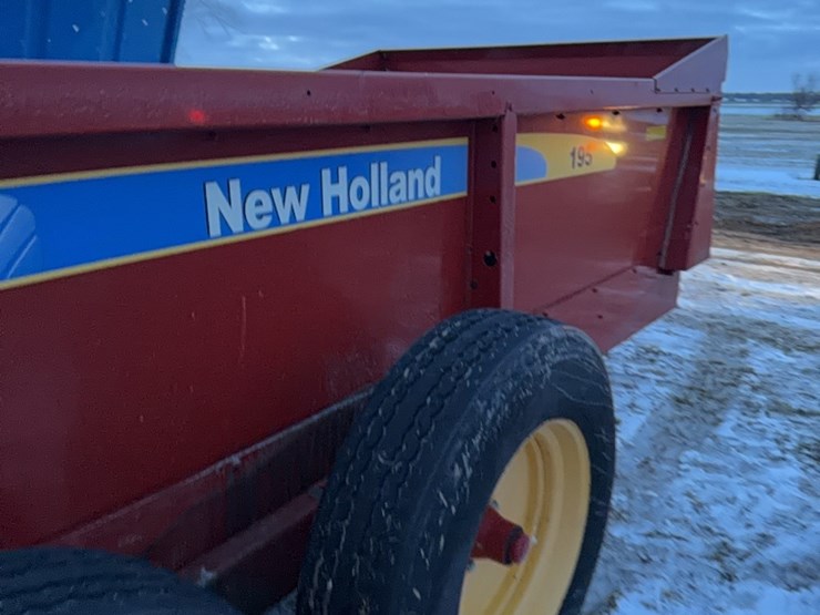 new-holland-195-image-50