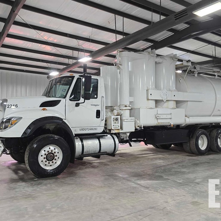 2012 INTERNATIONAL WORKSTAR 7600
