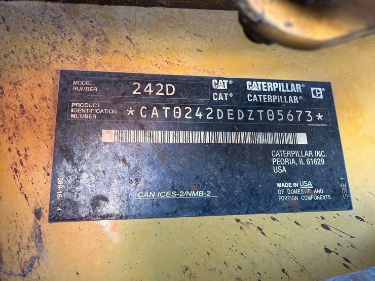 2019-caterpillar-242d-image-8