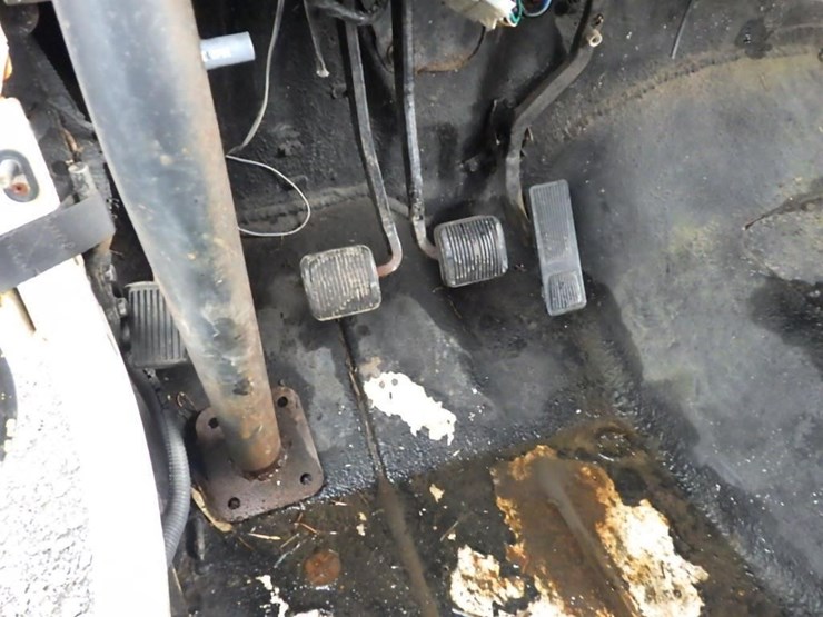 1992-jeep-wrangler-image-23