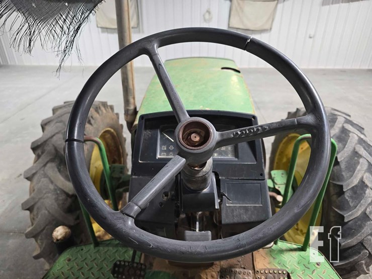john-deere-6220-image-10