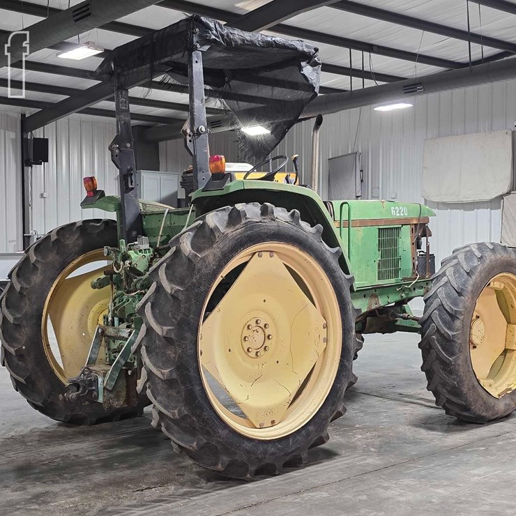 JOHN DEERE 6220