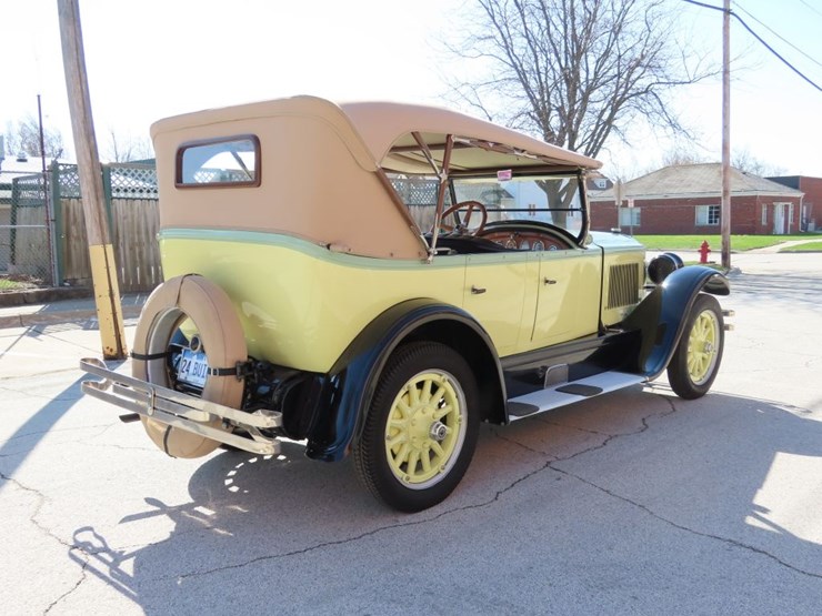 1924-mclaughlin-standard-six-touring-image-8