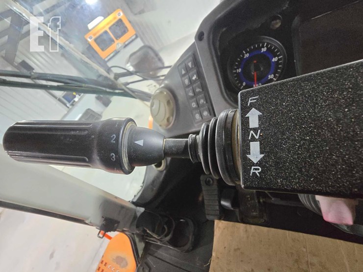 2017-doosan-dl300-5-image-21