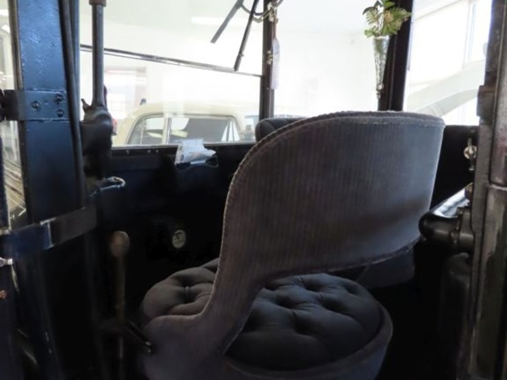 1918-detroit-model-74-brougham-electric-car-image-25