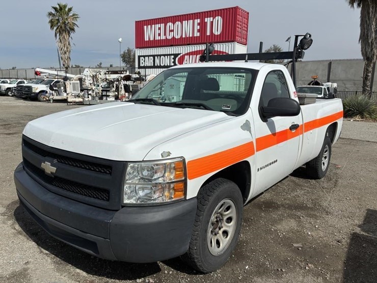 2008-chevrolet-silverado-1500-image-1