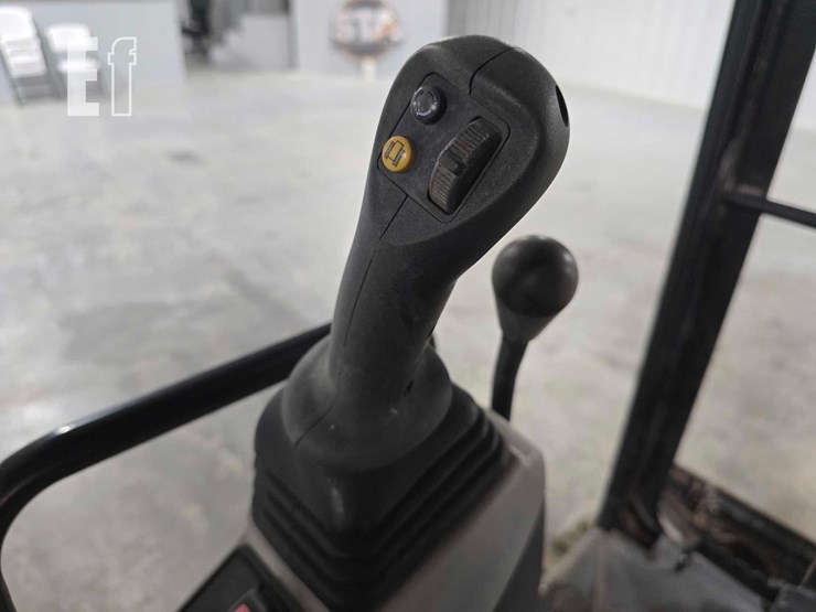 2021-caterpillar-301.8-image-21