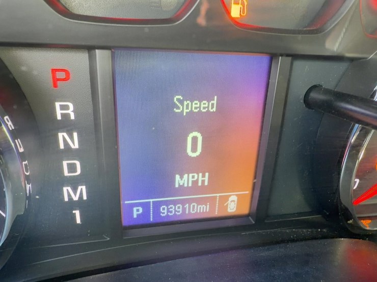 2015-chevrolet-silverado-3500hd-image-26