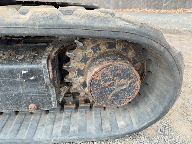 2017-caterpillar-305e2-cr-image-23