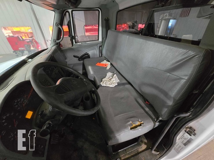 2007-international-durastar-4300-image-9