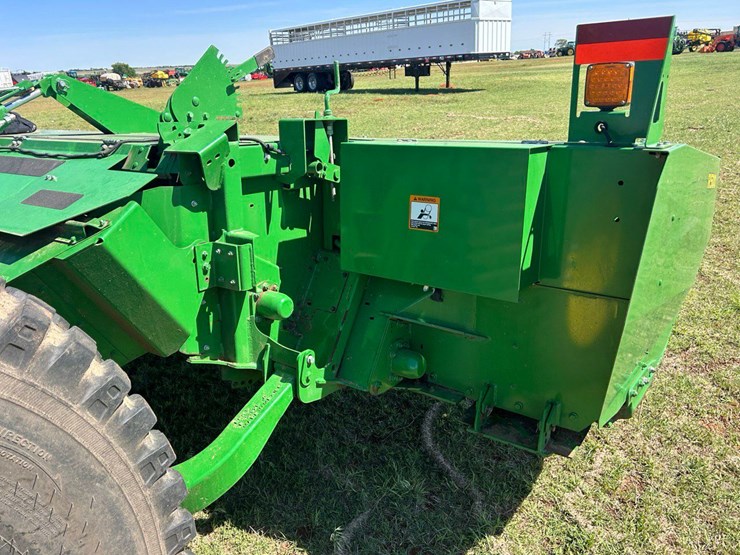 2022-john-deere-w235m-image-41