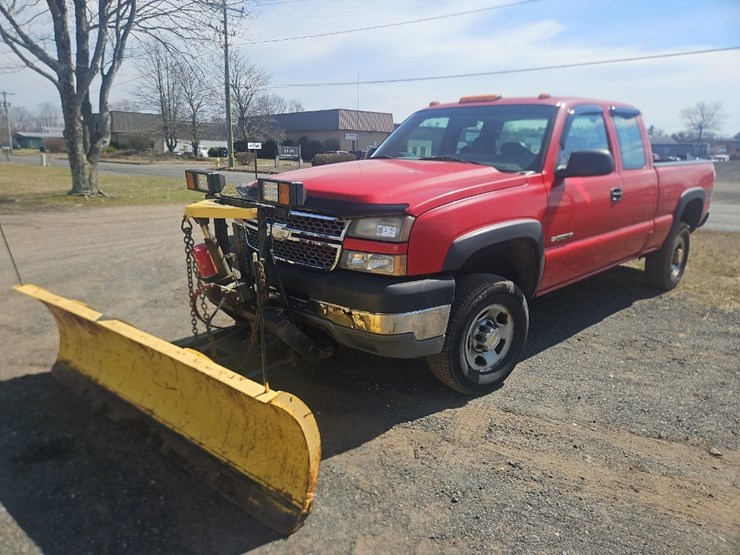 2005-chevrolet-2500hd-image-1