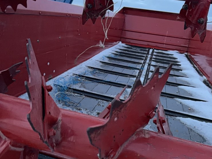 new-holland-195-image-35