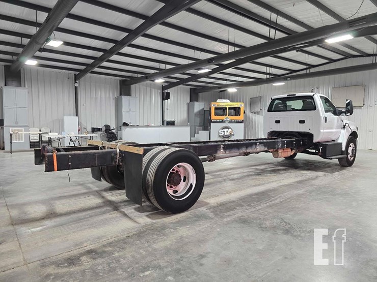 2019-ford-f750-sd-image-3