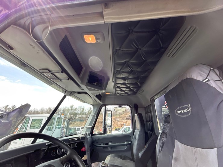 2010-massey-ferguson-8-image-76