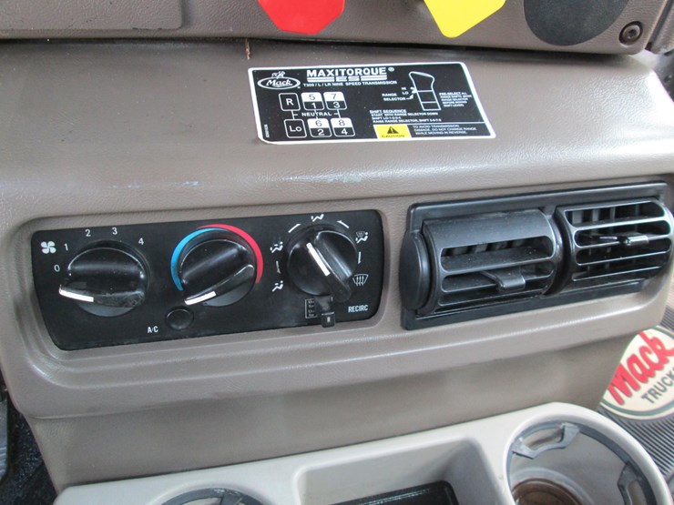 2007-mack-chn613-image-36