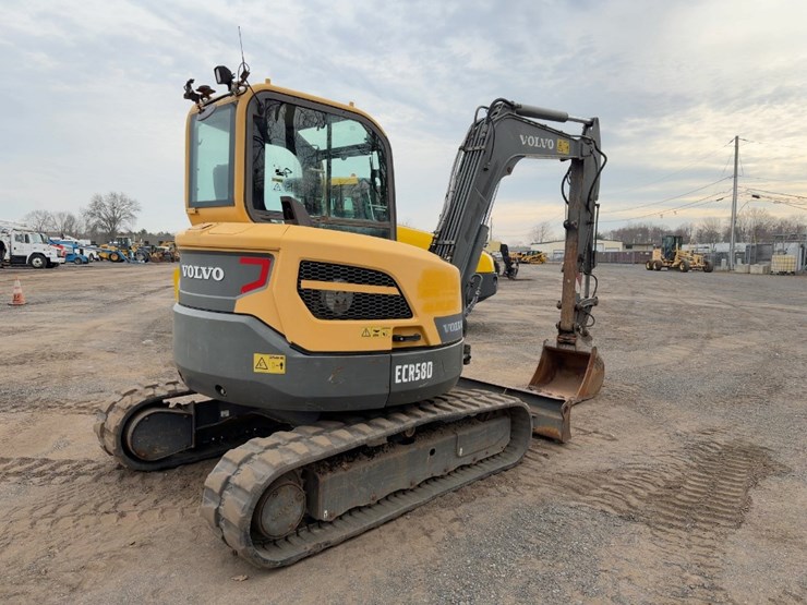 2014-volvo-ecr58d-image-5