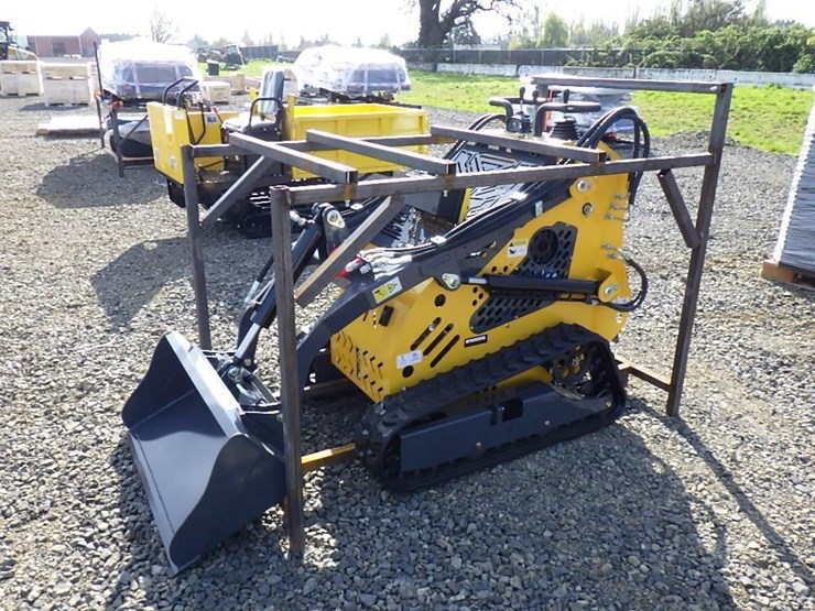 2026-sdlanch-ssl60-skid-steer-tracked-loader-image-1