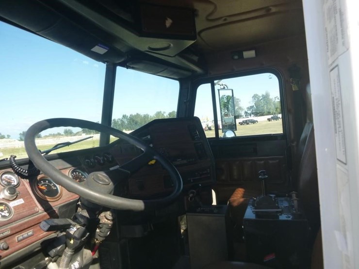 2002-caterpillar-c12-image-7