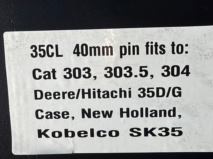 caterpillar-303-image-4