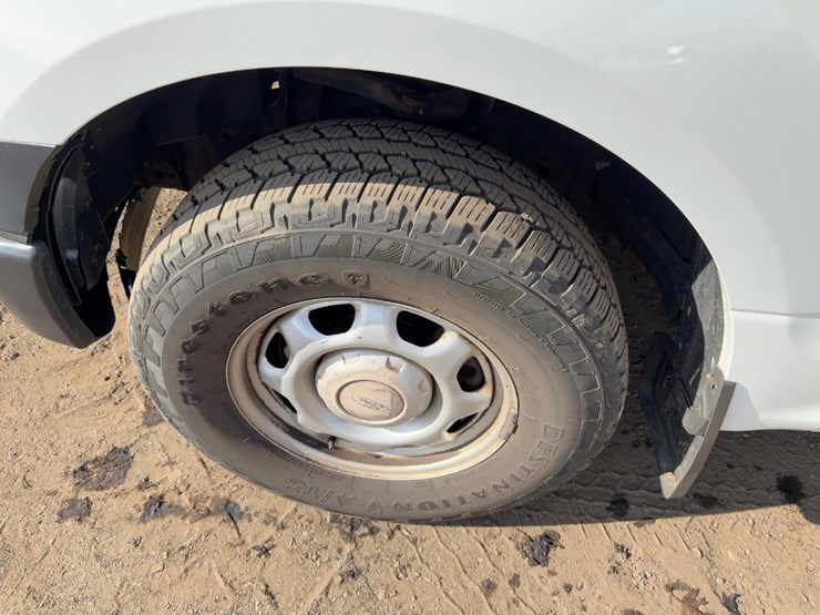 2016-ford-f150-xl-image-11