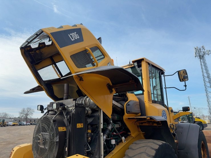 2013-volvo-l70g-image-22