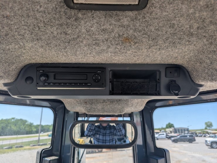 deere-650k-xlt-image-29