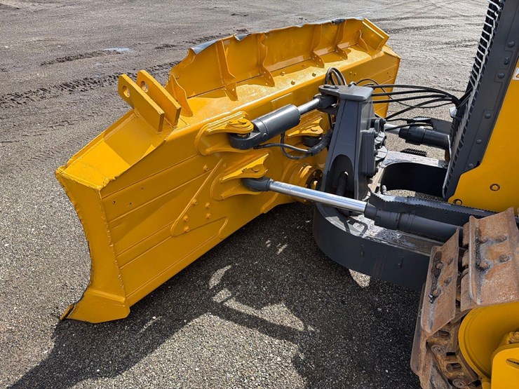 2019-deere-850k-lt-image-14