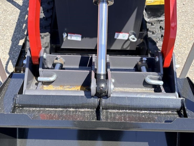 2026-agt-ysrt14-skid-steer-loader-image-6