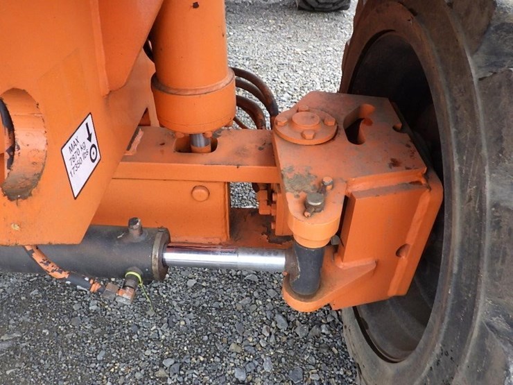 2008-jlg-800s-image-18